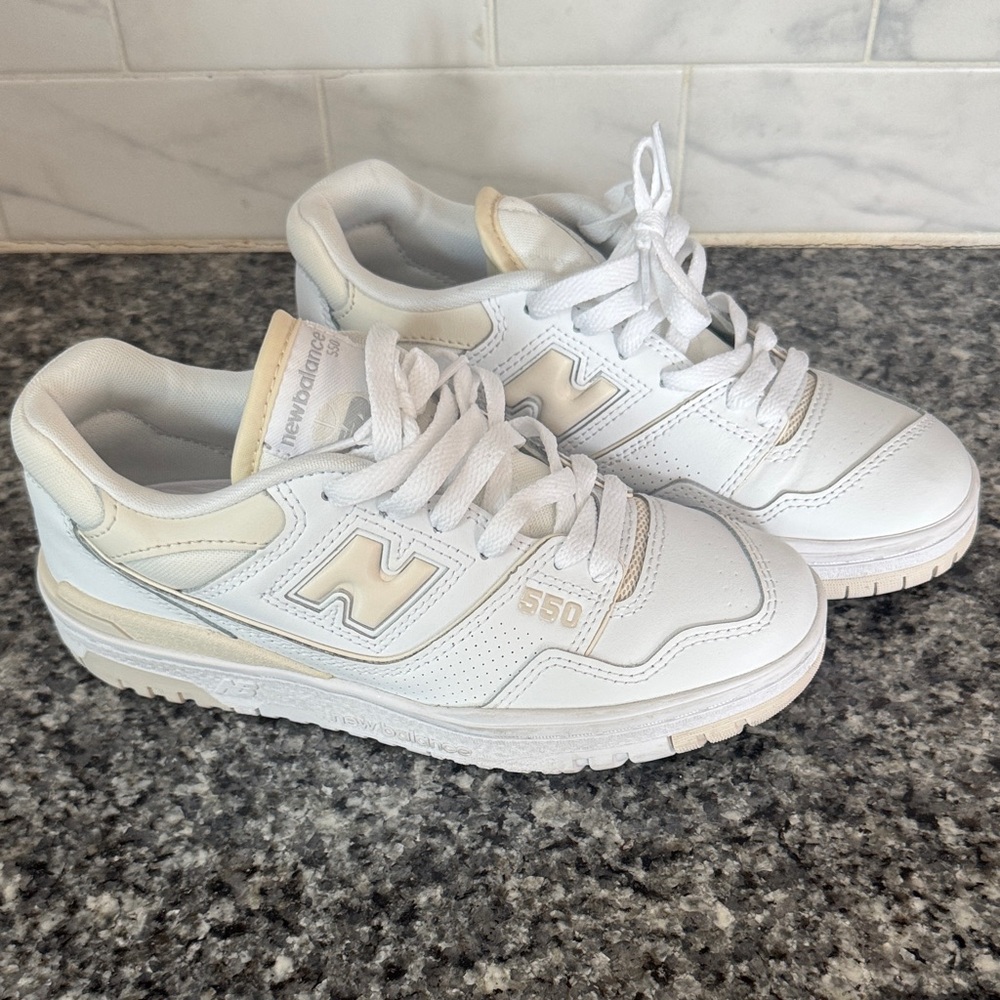 New Balance 550 Women’s 6.5